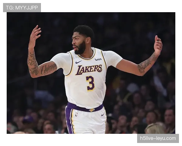 戴维斯本赛季进攻表现持续提升，左路突破与传中效率显著增强