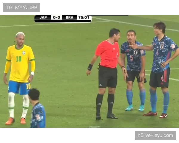 拉菲尼亚与维尼修斯同位置打法对比分析