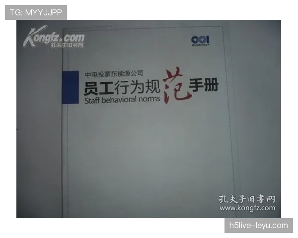 谌利军穿拖鞋逛超市太像邻居大叔，结账那刻倒像藏着厚厚的工资卡，反差太令人愣住